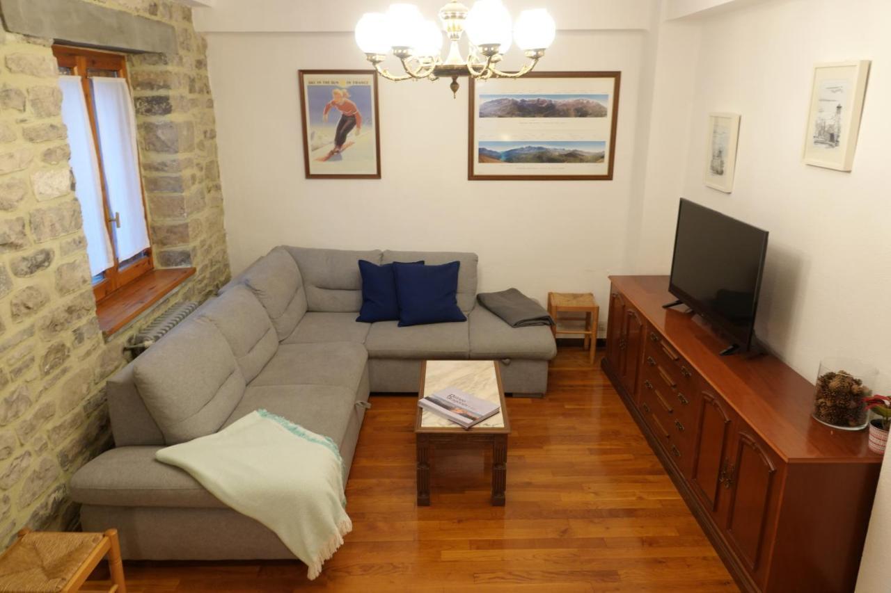 Willa Cirjuana, Casa En El Centro Con Agradable Jardin Y Barbacoa By Pirineos 360 Biescas  Zewnętrze zdjęcie